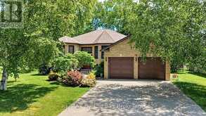 54 FAIRWAY CRESCENT | Wasaga Beach Ontario | Slide Image One