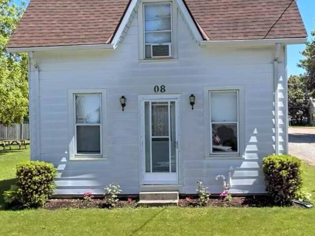 8 WEST STREET Perth East Ontario, N0K 1M0 - 2 Bedrooms Home For Sale