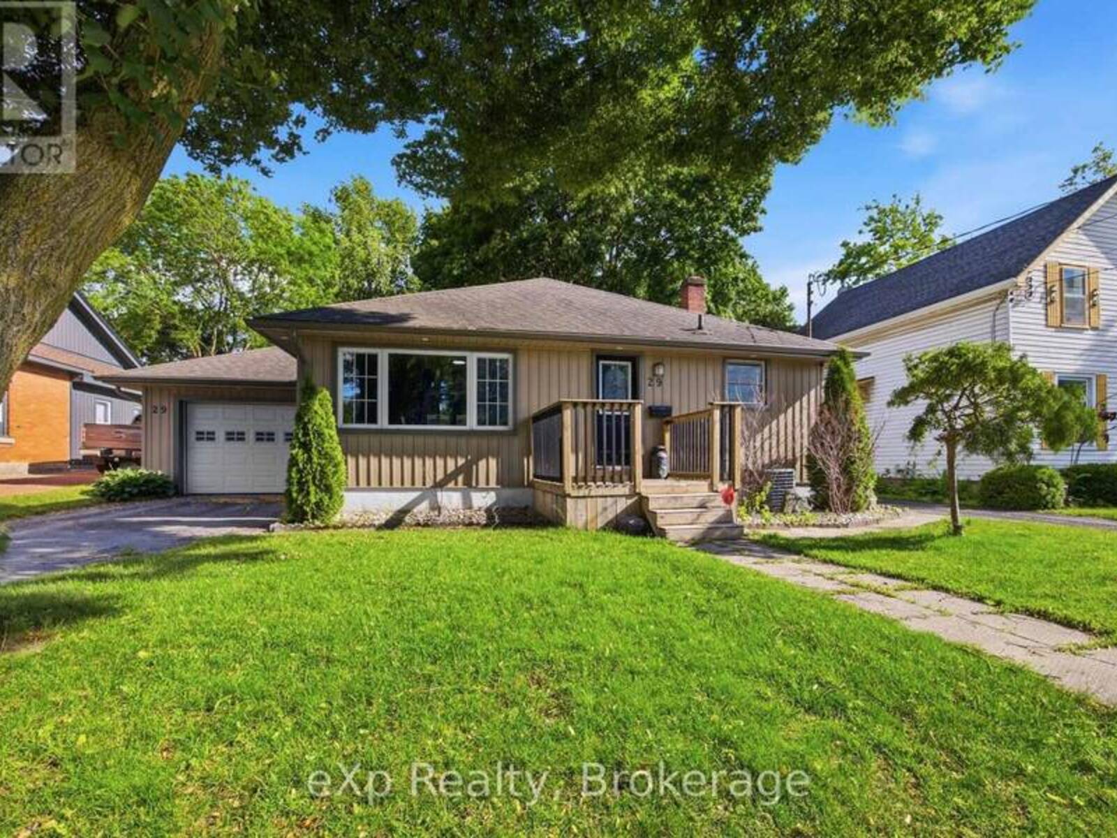 29 CONCESSION STREET E, Tillsonburg, Ontario N4G 1N9