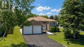 2 BIRCHMOUNT CIRCLE | Wasaga Beach Ontario | Slide Image One