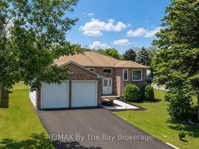 2 BIRCHMOUNT CIRCLE Wasaga Beach Ontario, L9Z 1H8 - 6 Bedrooms Home For Sale