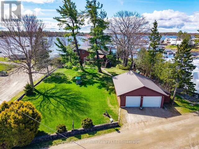 41 BRANDY'S ISLAND ROAD Honey Harbour Ontario, P0E 1E0 - 3 Bedrooms Waterfront Home For sale