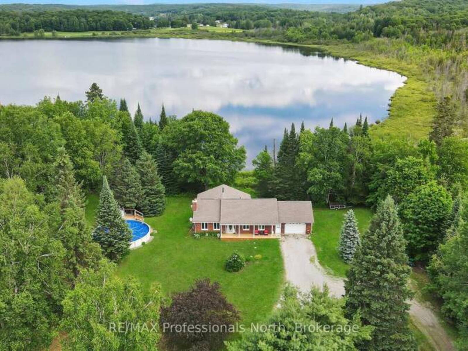 1187 WOODS ROAD, Haliburton, Ontario K0M 1S0
