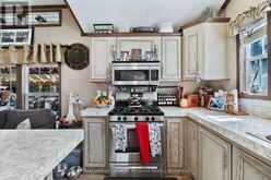 5 - 98 NORTH SHORE ROAD | Kearney Ontario | Slide Image Nine
