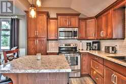 15 CUTTER STREET | Clinton Ontario | Slide Image Nine