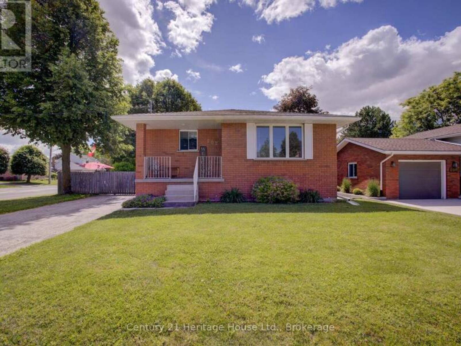 202 15TH AVENUE, Hanover, Ontario N4N 3L4
