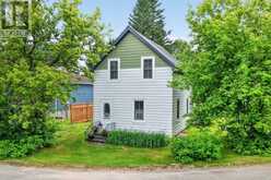 21 LAKEVIEW AVENUE W | Kearney Ontario | Slide Image Thirty-three