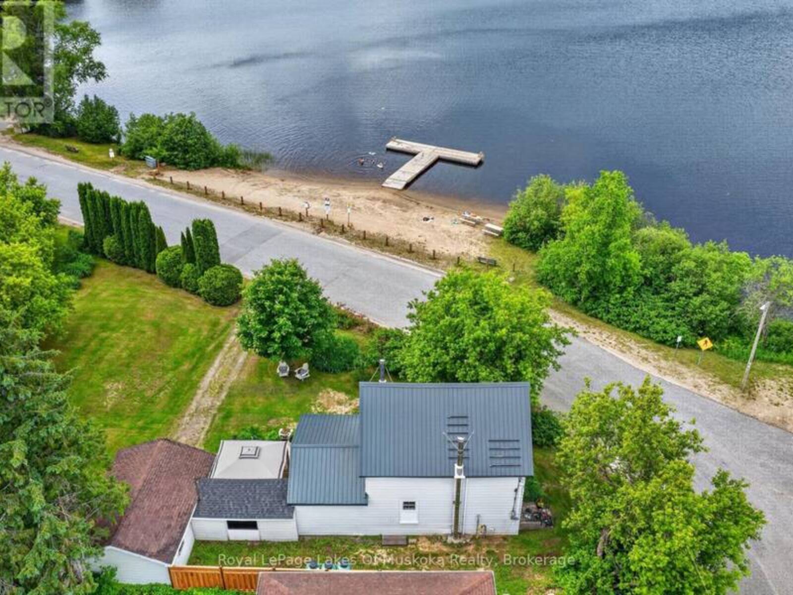 21 LAKEVIEW AVENUE W, Kearney, Ontario P0A 1M0