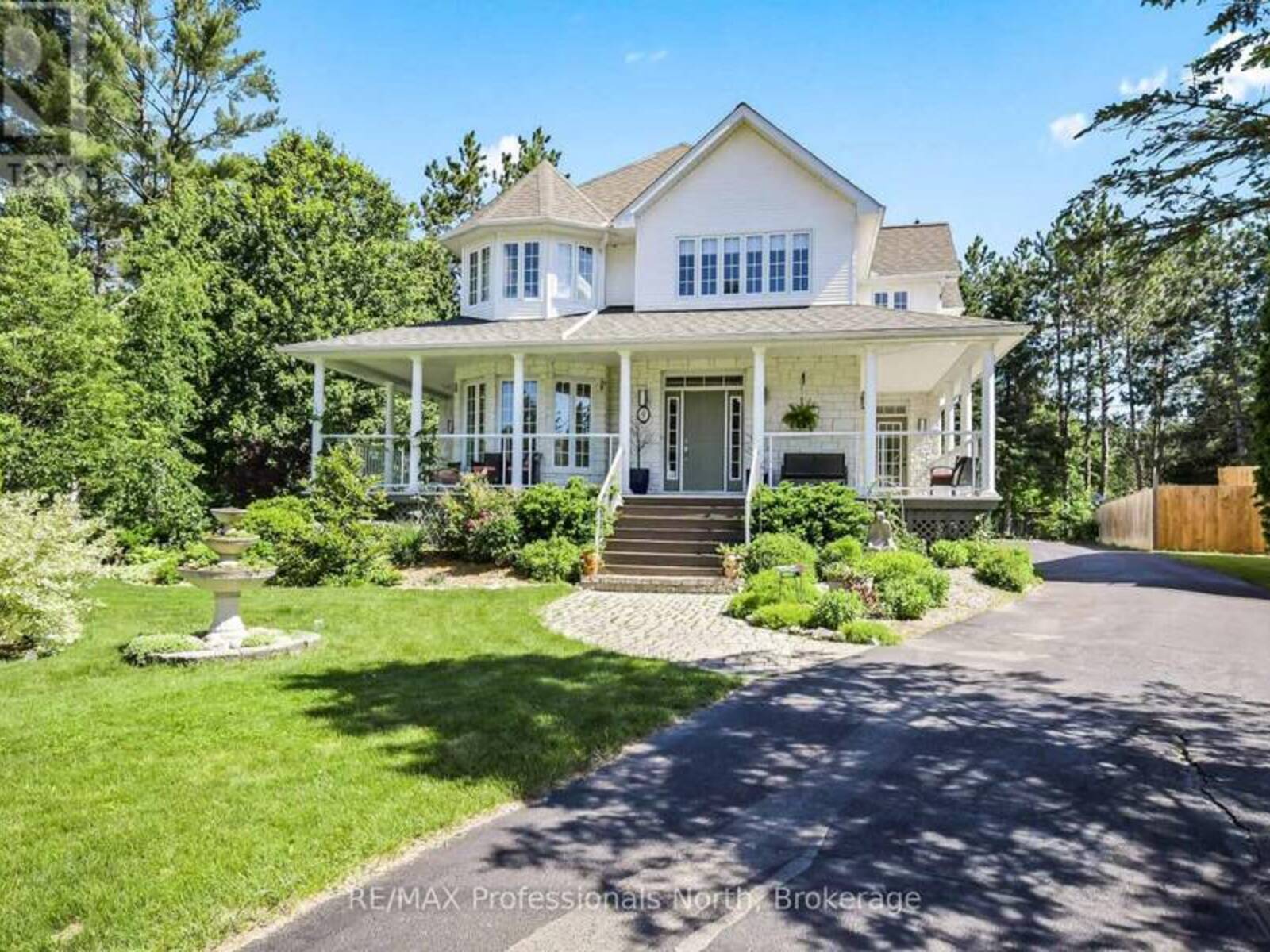 9 MELANE COURT, Bracebridge, Ontario P1L 1X7