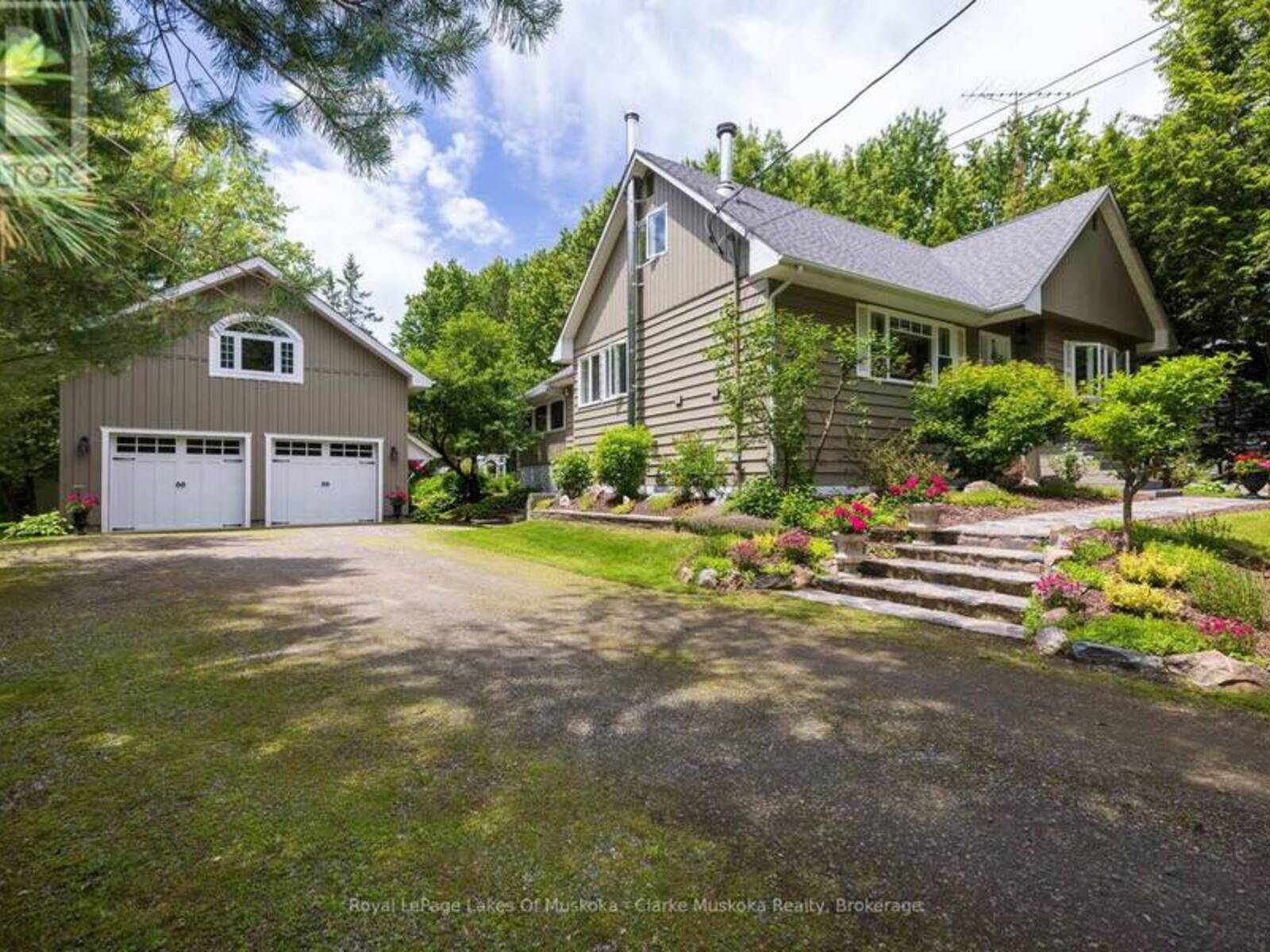 43 MAPLE ST, Rosseau, Ontario P0C 1J0