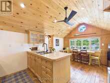 51 TAYLOR ISLAND | Gravenhurst Ontario | Slide Image Sixteen