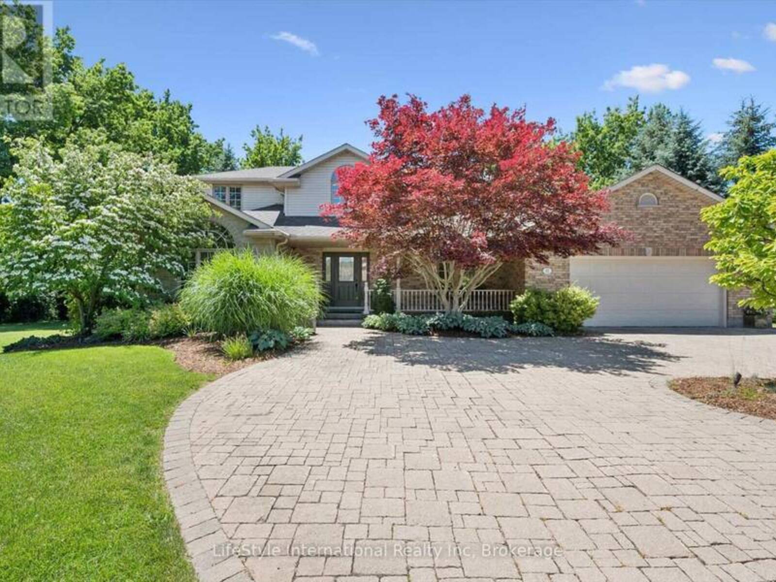 12 OCHS DRIVE, Puslinch, Ontario N0B 2C0