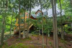 5017 KAWAGAMA LAKE ROAD | Lake of Bays Ontario | Slide Image Fifteen