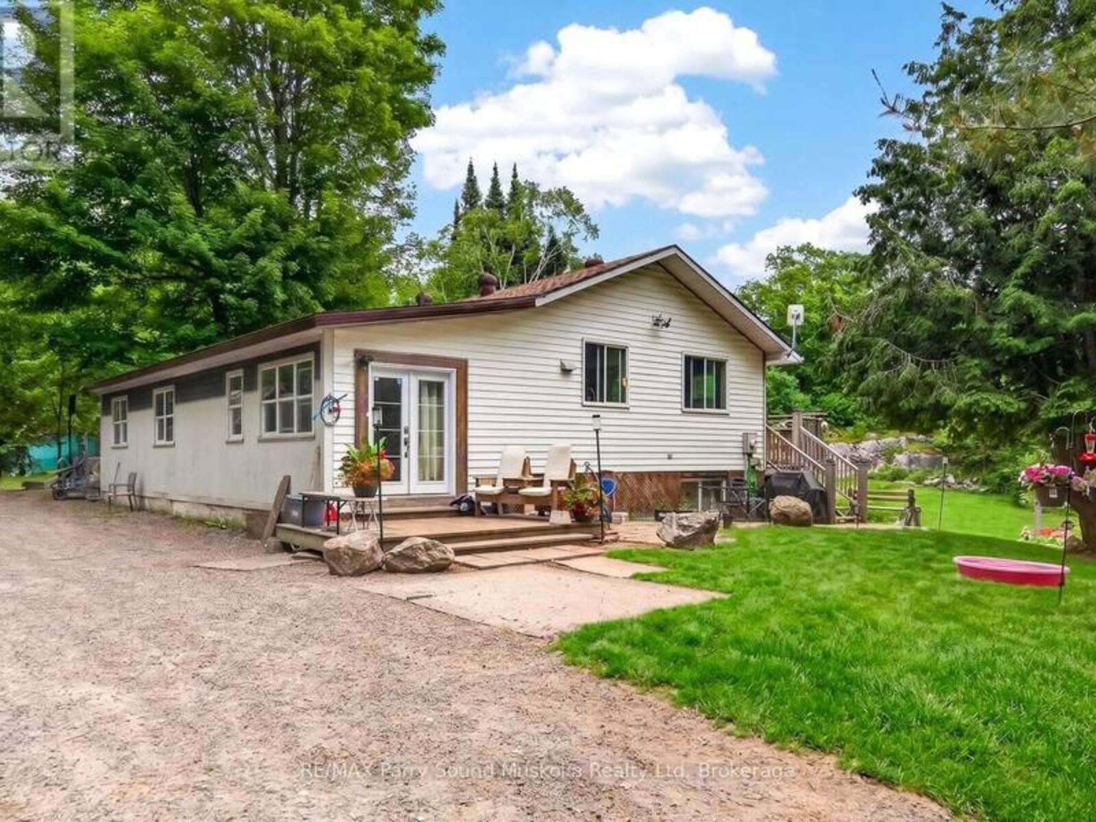 15 TORONTO LAKE ROAD, MacTier, Ontario P0C 1H0