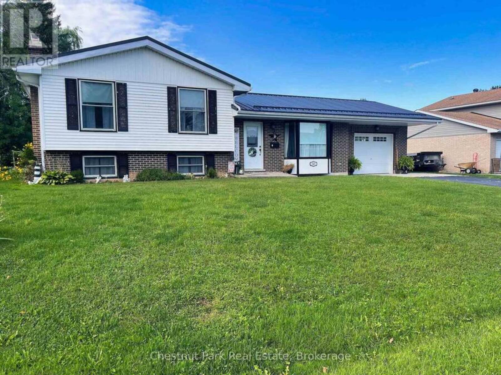 14 TOWER ROAD, Chesley, Ontario N0G 1L0