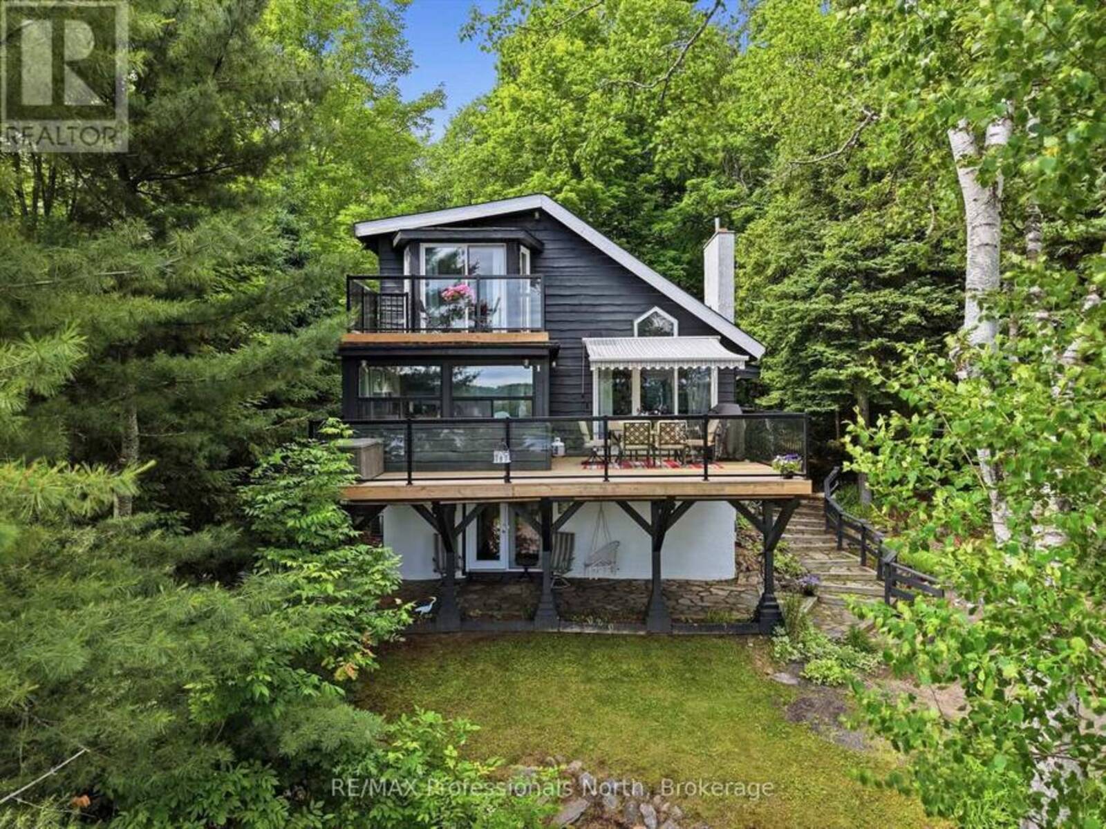 1760 VALLEY ROAD, Huntsville, Ontario P1H 1A8
