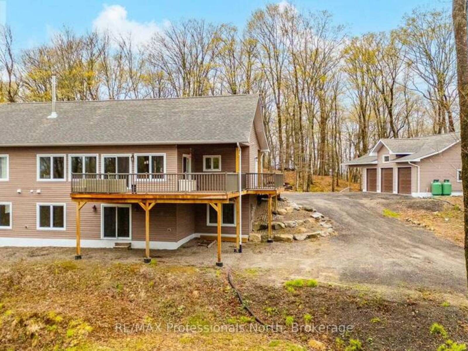 253 RIDGEVIEW ROAD, Haliburton, Ontario K0M 1S0