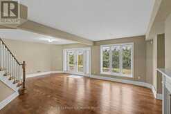 727 MADELINE HEIGHTS | Newmarket Ontario | Slide Image Eighteen