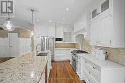 727 MADELINE HEIGHTS | Newmarket Ontario | Slide Image Seven