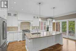 727 MADELINE HEIGHTS | Newmarket Ontario | Slide Image Eight