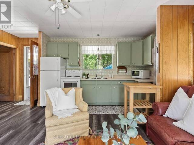 2 - 1185 NORTH KAHSHE LAKE ROAD Gravenhurst Ontario, P0E 1G0 - 2 Bedrooms Waterfront Home For sale