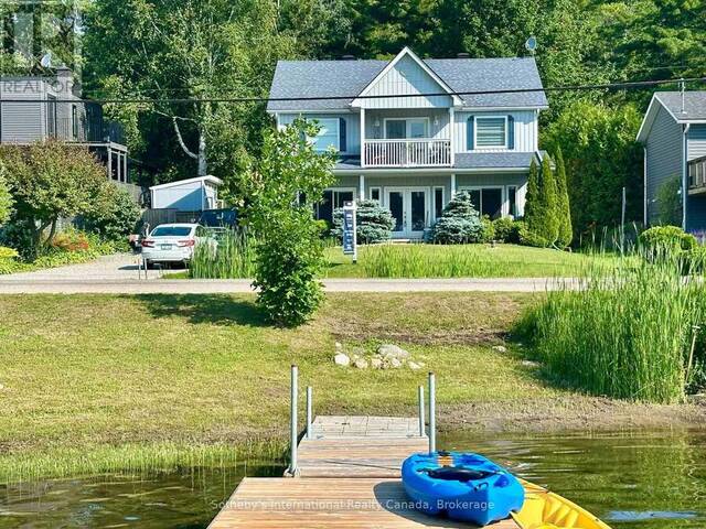 604 CHAMPLAIN ROAD Tiny Ontario, L9M 0C2 - 4 Bedrooms Waterfront Home For sale