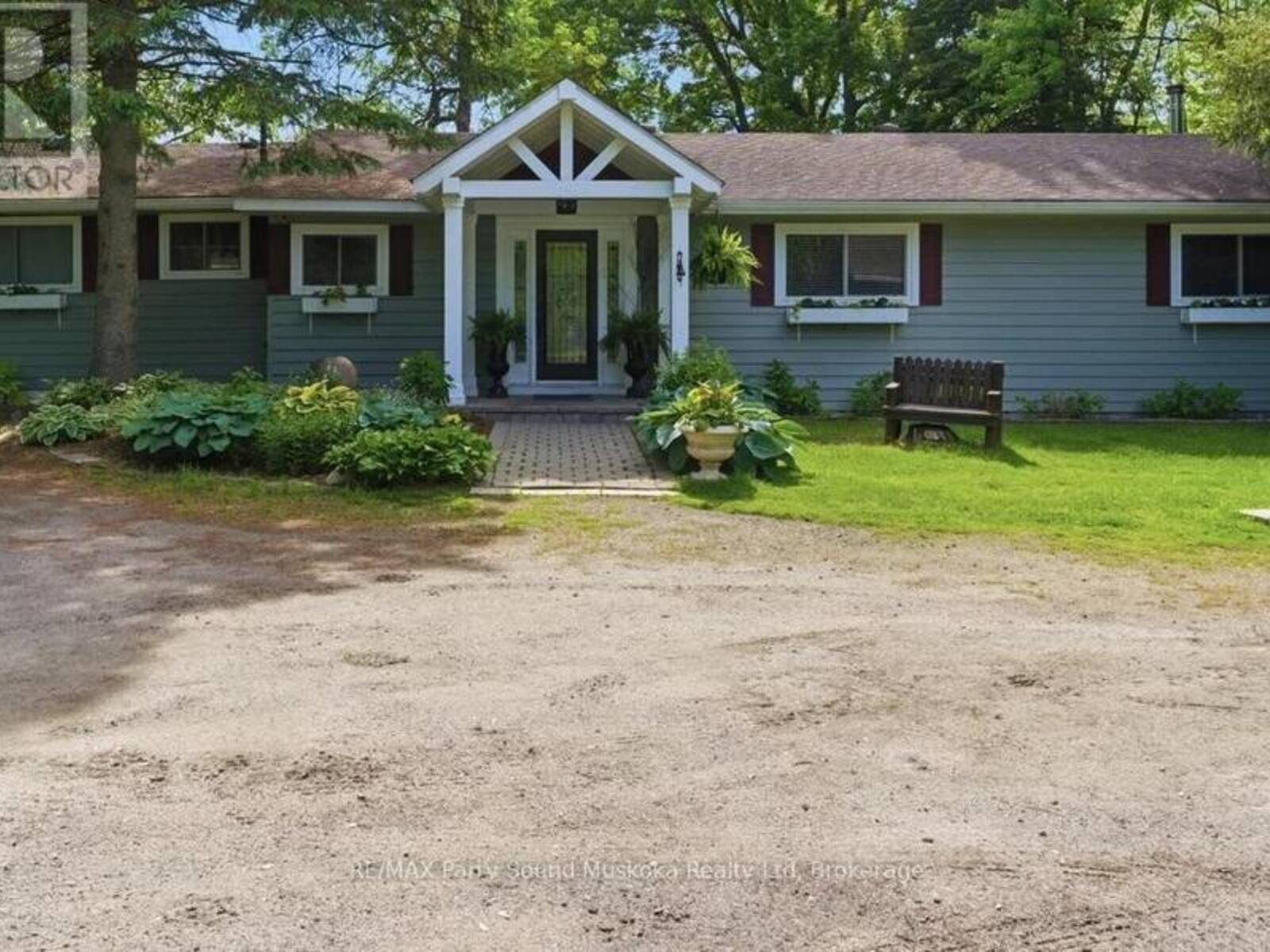 49 MAPLE STREET, Rosseau, Ontario P0C 1J0