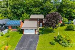 13 HALLEN DRIVE | Penetanguishene Ontario | Slide Image Three