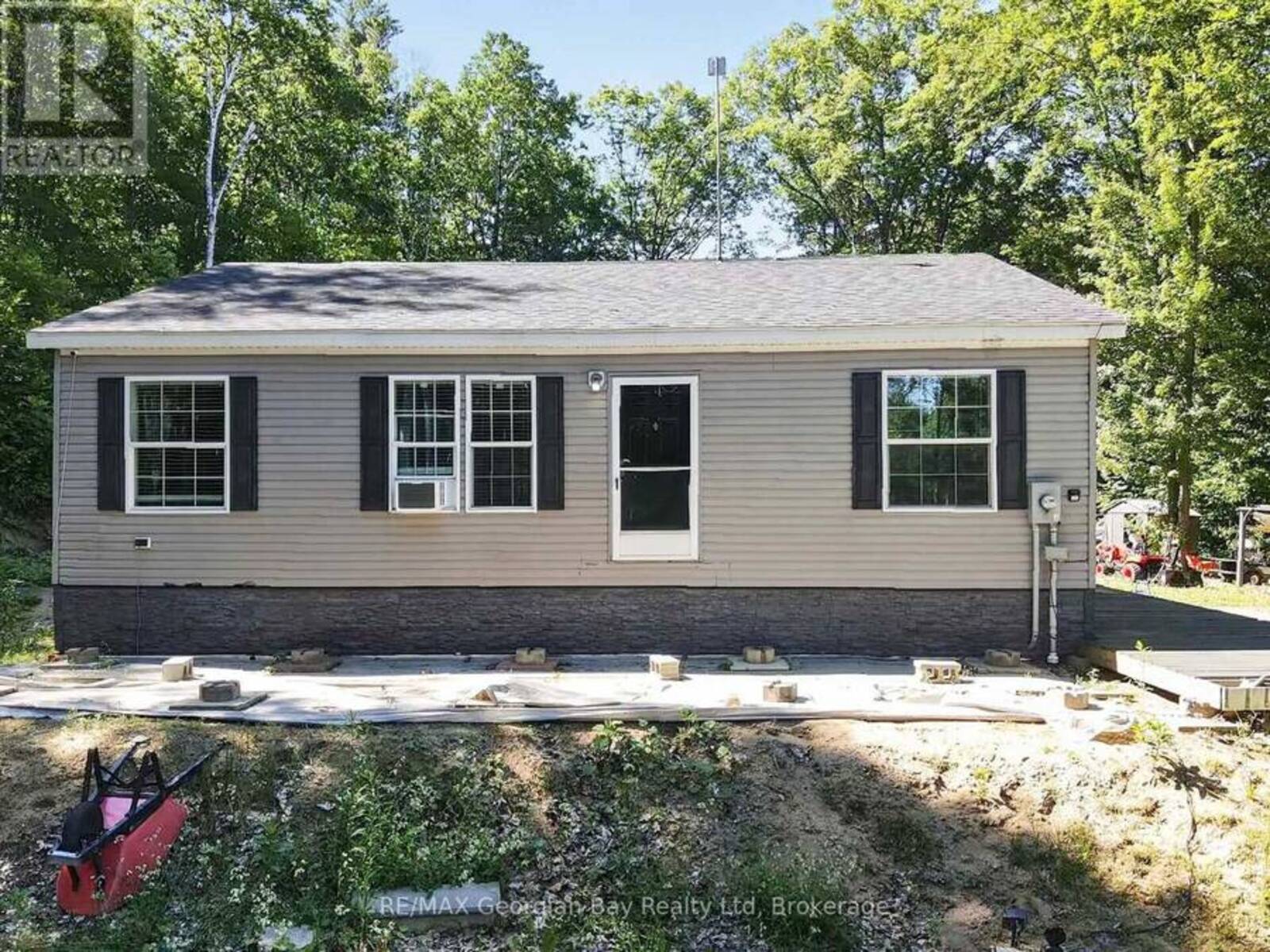 927 VINDIN STREET, Midland, Ontario L4R 4L9
