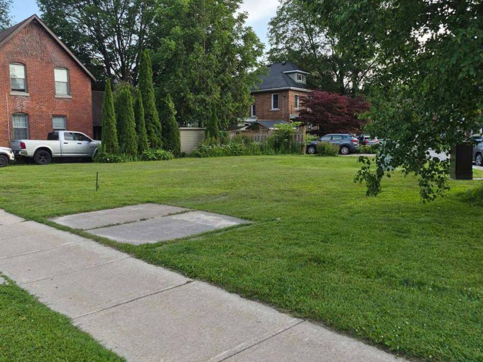 586 & 590 2ND AVENUE E, Owen Sound, Ontario N4K 2G6