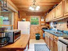 84 LAKESIDE LANE | South Algonquin Ontario | Slide Image Thirteen