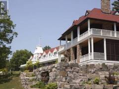 C2 7C - 1003 MATTHEWS DRIVE Muskoka Lakes Ontario, P0B 1P0