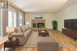 115 DOUGLAS STREET | Gravenhurst Ontario | Slide Image Twenty-eight