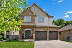 196 MAPLE BUSH DRIVE | Cambridge Ontario | Slide Image Two