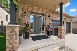 196 MAPLE BUSH DRIVE | Cambridge Ontario | Slide Image Three