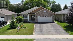 401 CARLING TERRACE | Wingham Ontario | Slide Image Two