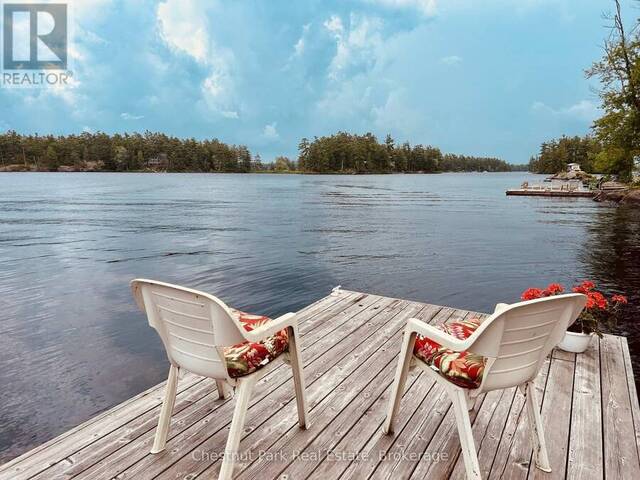1051- 1 & 2 WIGWAM LODGE ROAD Gravenhurst Ontario, P0E 1G0 - 3 Bedrooms Waterfront Home For sale