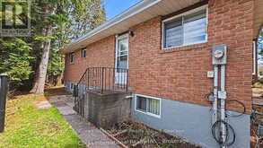36 SUSAN STREET W | Huntsville Ontario | Slide Image Thirty-seven