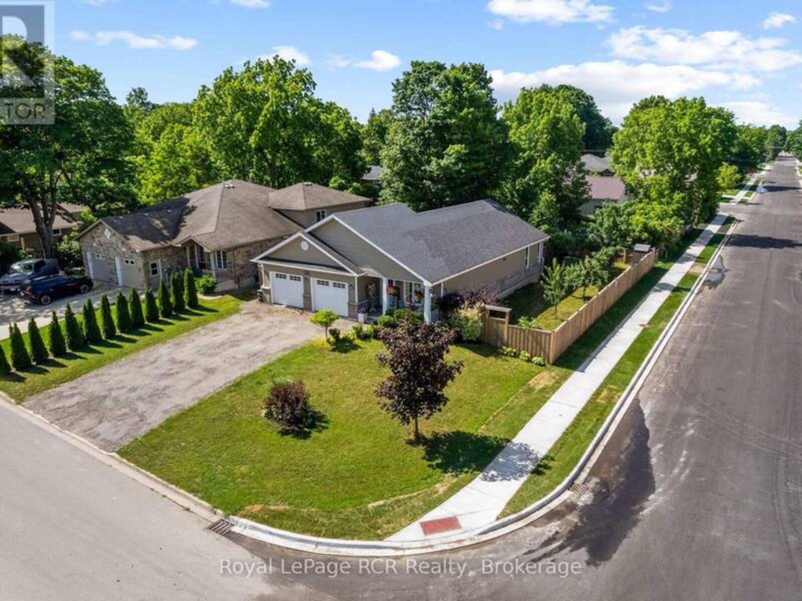 724 ELGIN STREET, Port Elgin, Ontario N0H 2C0