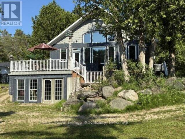 19 REDGATE ROAD E Georgian Bluffs Ontario, N0H 2T0 - 3 Bedrooms Waterfront Home For sale