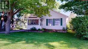 621 11TH STREET W | Owen Sound Ontario | Slide Image Two