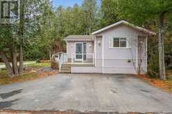 10 SPRUCE AVENUE | Puslinch Ontario | Slide Image Five