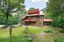 869 NORTH MARY LAKE ROAD | Huntsville Ontario | Slide Image Thirteen