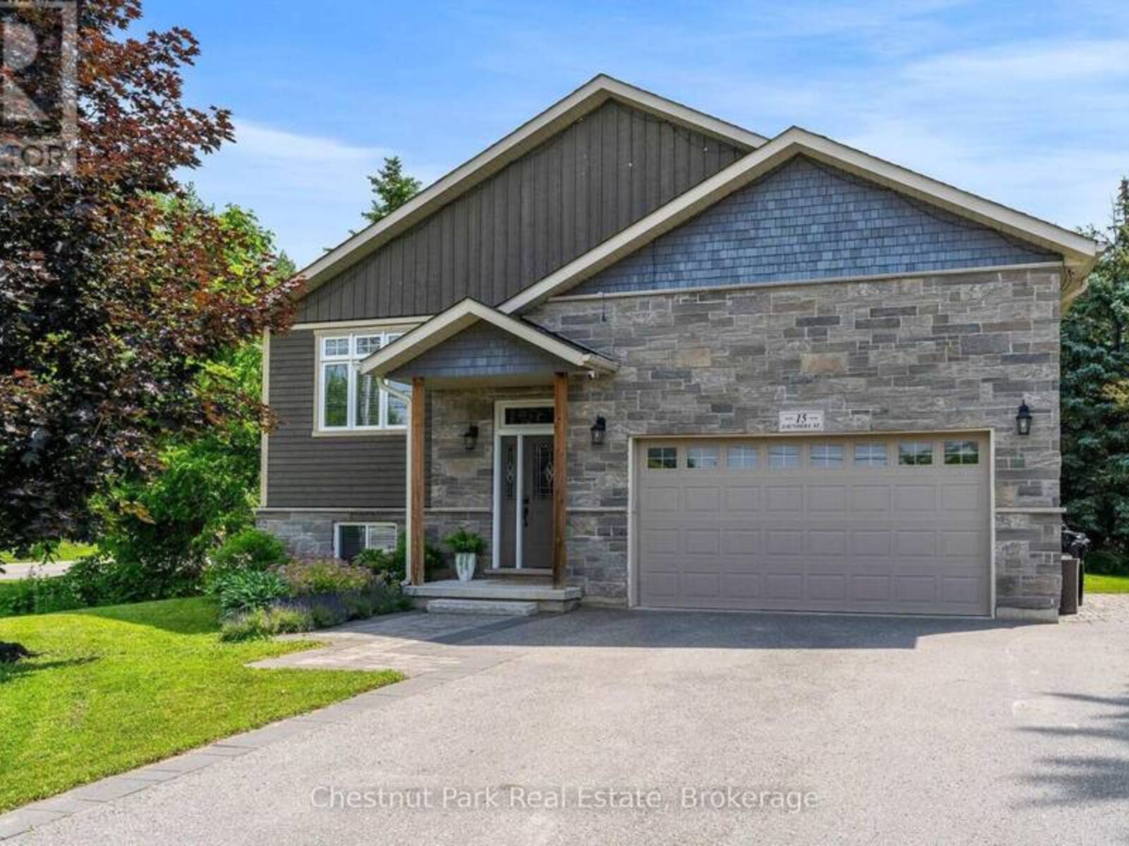 15 SAUNDERS STREET, Collingwood, Ontario L9Y 0G2