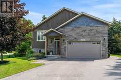 15 SAUNDERS STREET | Collingwood Ontario | Slide Image One