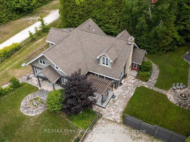424 HURON ROAD Georgian Bluffs Ontario, N0H 2T0 - 4 Bedrooms Home For Sale