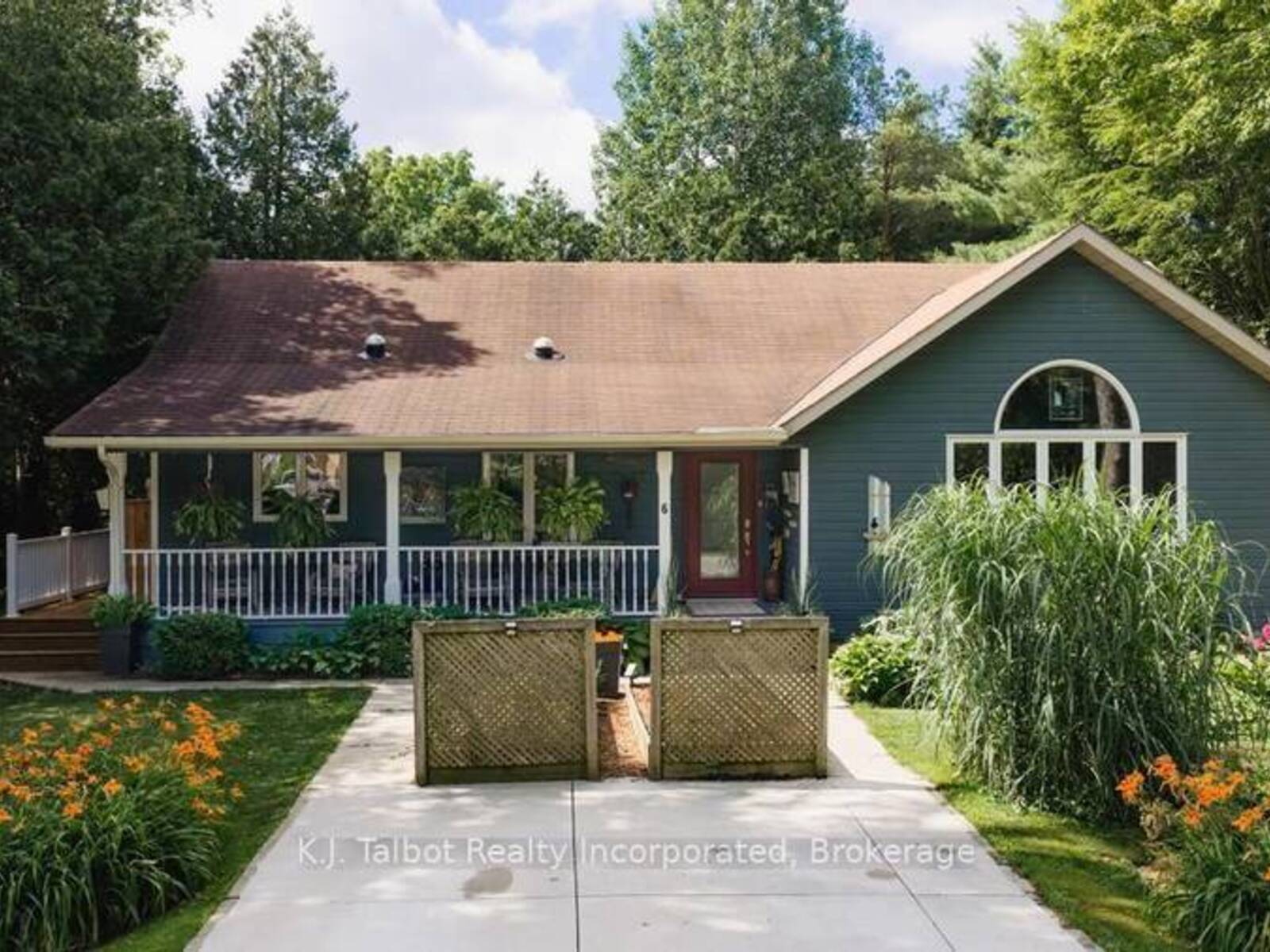 6 DAVID STREET E, Bayfield, Ontario N0M 1G0