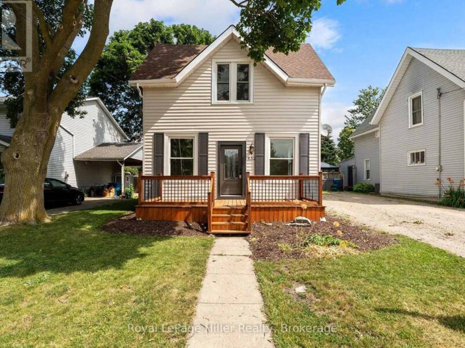 432 ALBERT STREET, Stratford, Ontario N5A 3L4