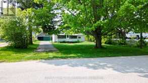 19 MILL STREET | Lion's Head Ontario | Slide Image Thirty-two