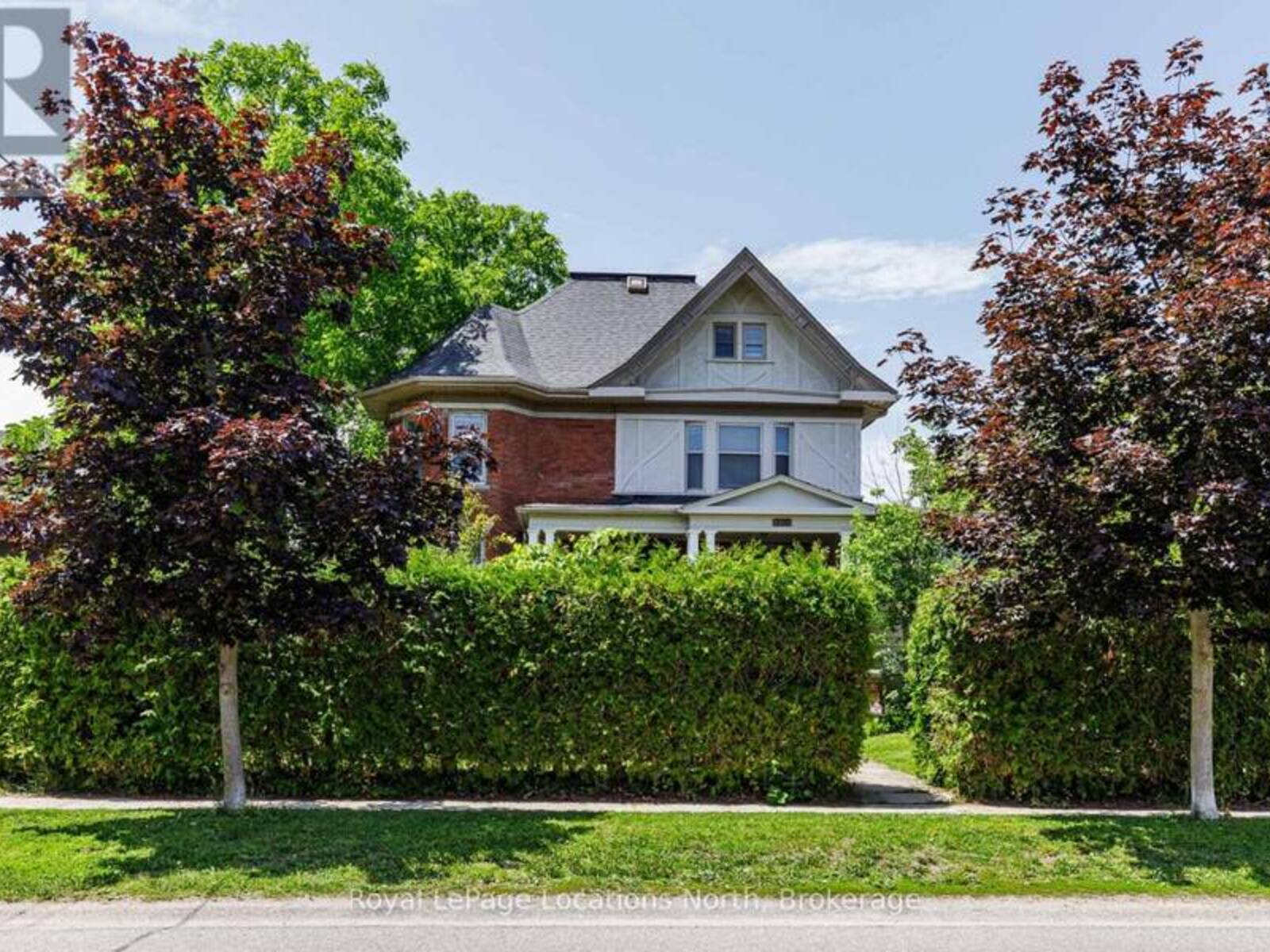 216 CEDAR STREET, Collingwood, Ontario L9Y 3A8